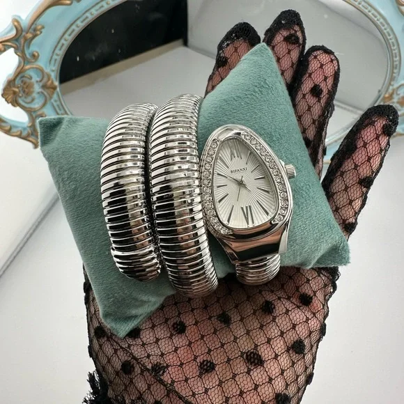 Luxury Serpenti Elegant Gold Wrap Women's Watch - Picture 12 of 17